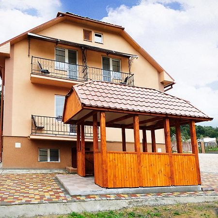 Sadiba "Lisova Pisnia" Hotell Sinjak Exteriör bild