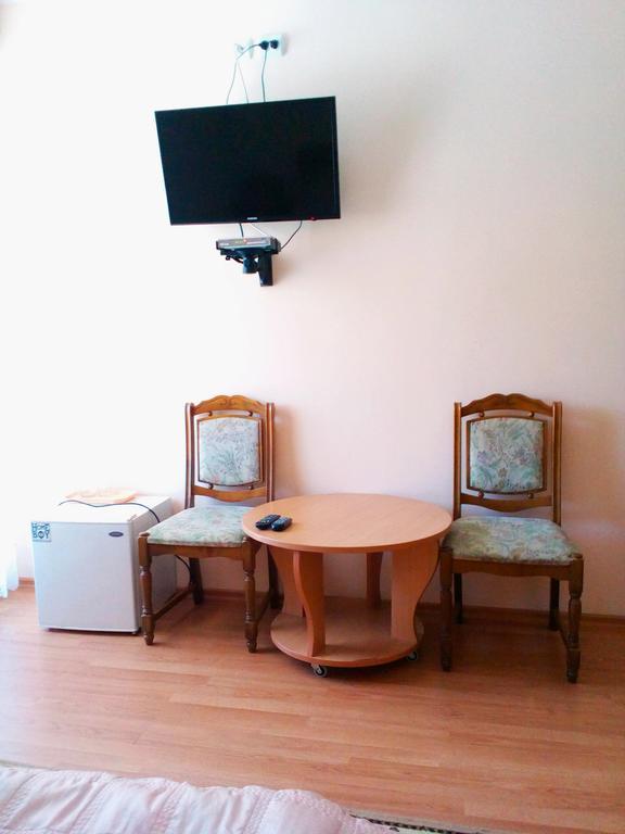 Sadiba "Lisova Pisnia" Hotell Sinjak Exteriör bild