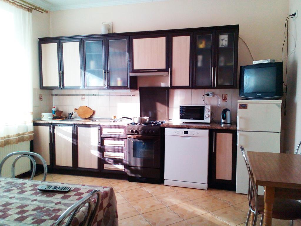 Sadiba "Lisova Pisnia" Hotell Sinjak Exteriör bild